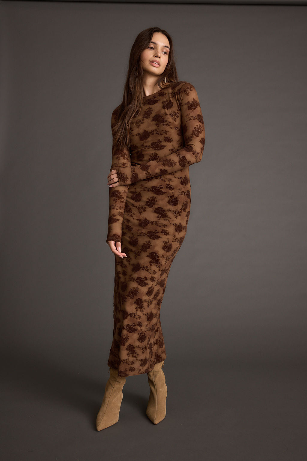 Hnědé květinové maxi šaty Casanova
