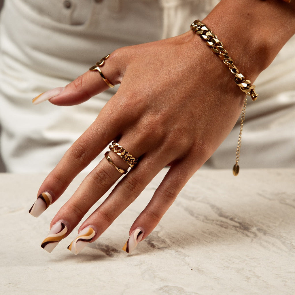 Curb Chain Ring - Gold