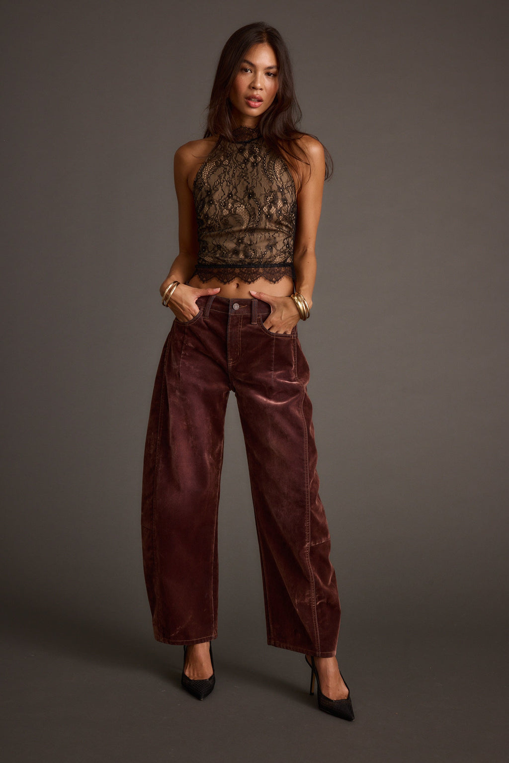 Černý krajkový top Vivette s imitací výstřihu