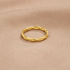 Infinity 18K Gold Twist Ring