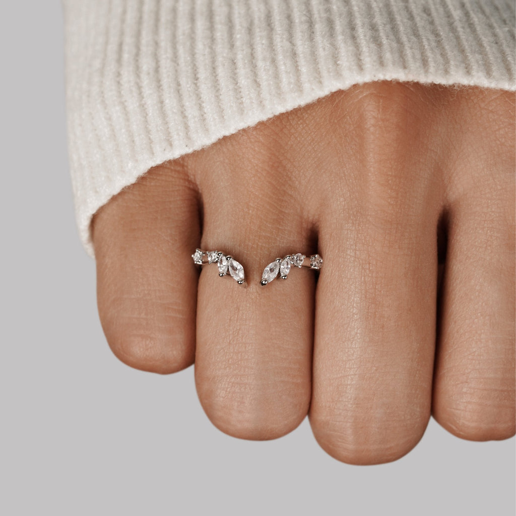Lily Crystal Silver Vine Ring