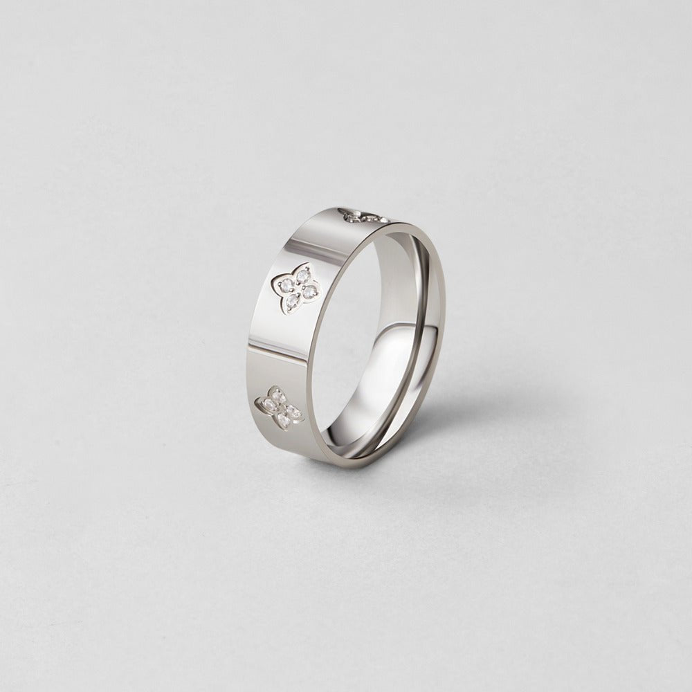 Silver Crystal Clover Band Ring